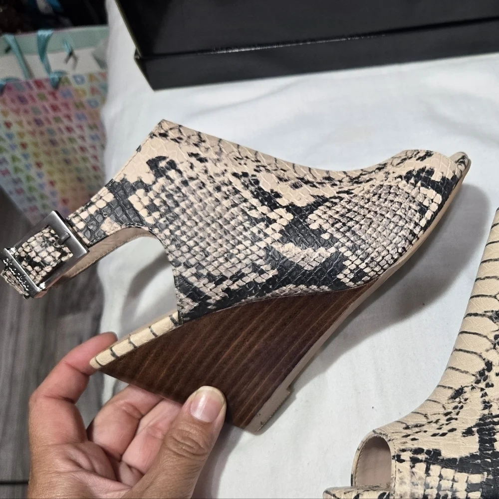 Charles By Charles David Elise Snake Print Slingback Wedges Sz 5